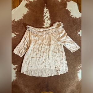 Never A Wallflower silk, Viscoe, spandex blend
Size small
No flaws